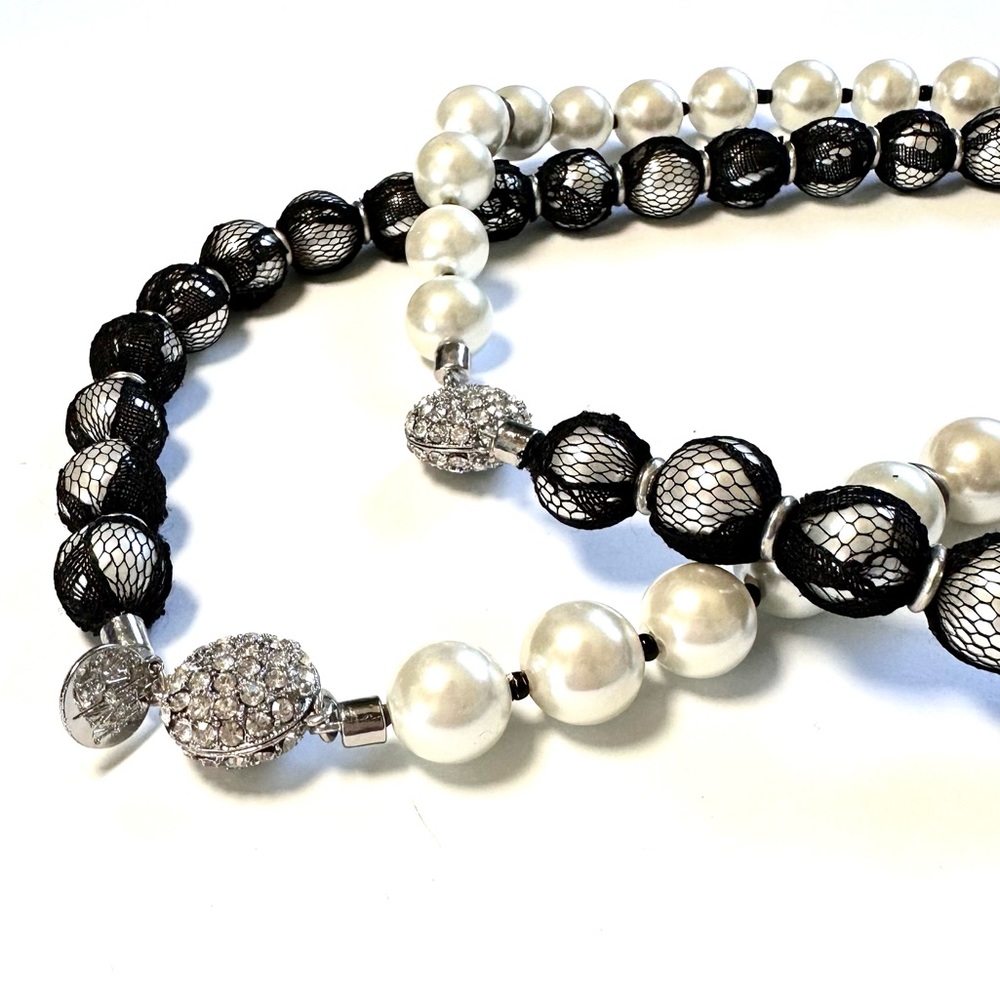 **2 necklaces in 1-Wear it 3 Ways** WHBM Long Black Lace Wrapped Pearl Necklace - Picture 4 of 16